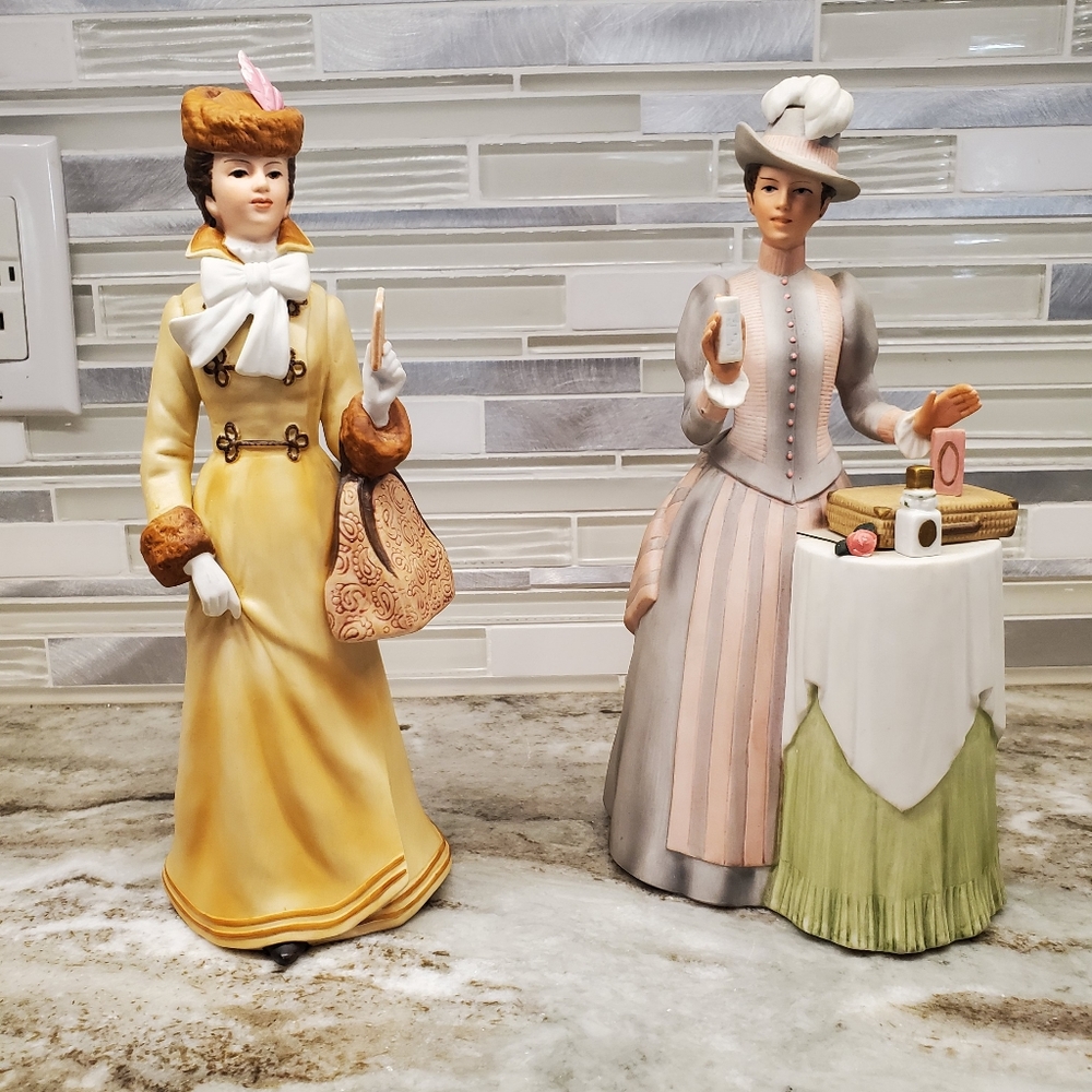 1981 & 1984 Avon Porcelain Women Figurines Avon - Picture 1 of 14